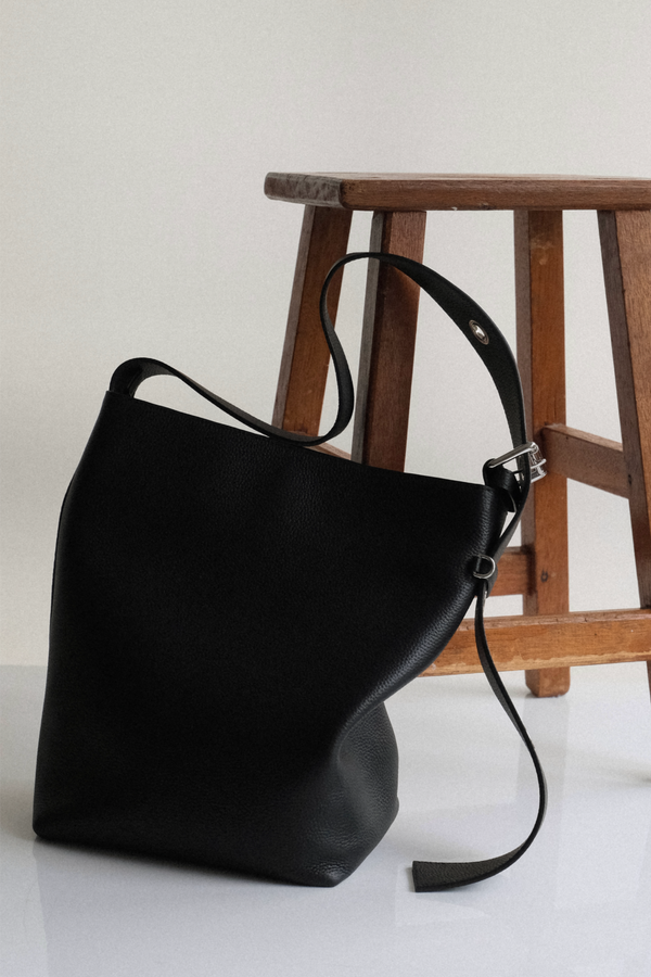 Pebble Tote Bag in Black