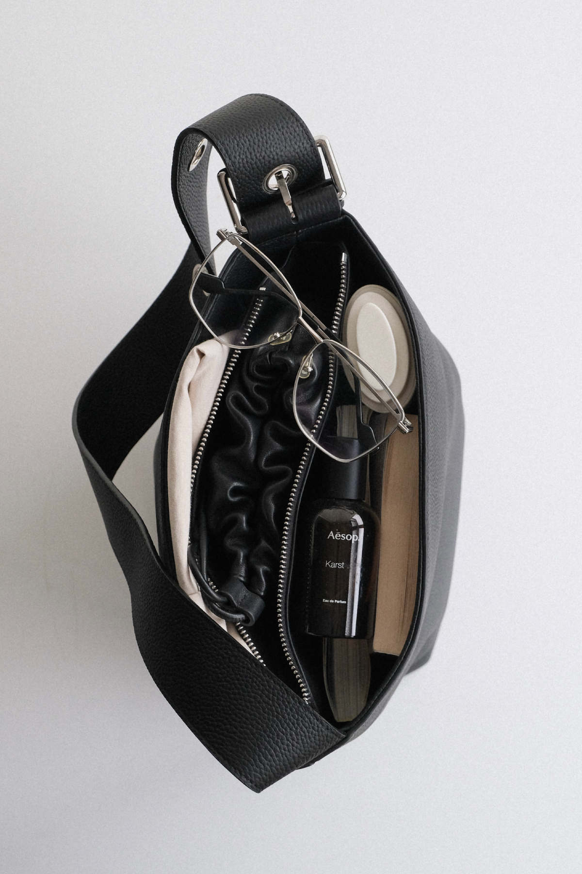 Pebble Tote Bag in Black