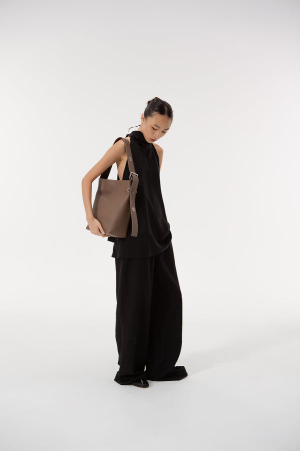 Pebble Tote Bag in Brown